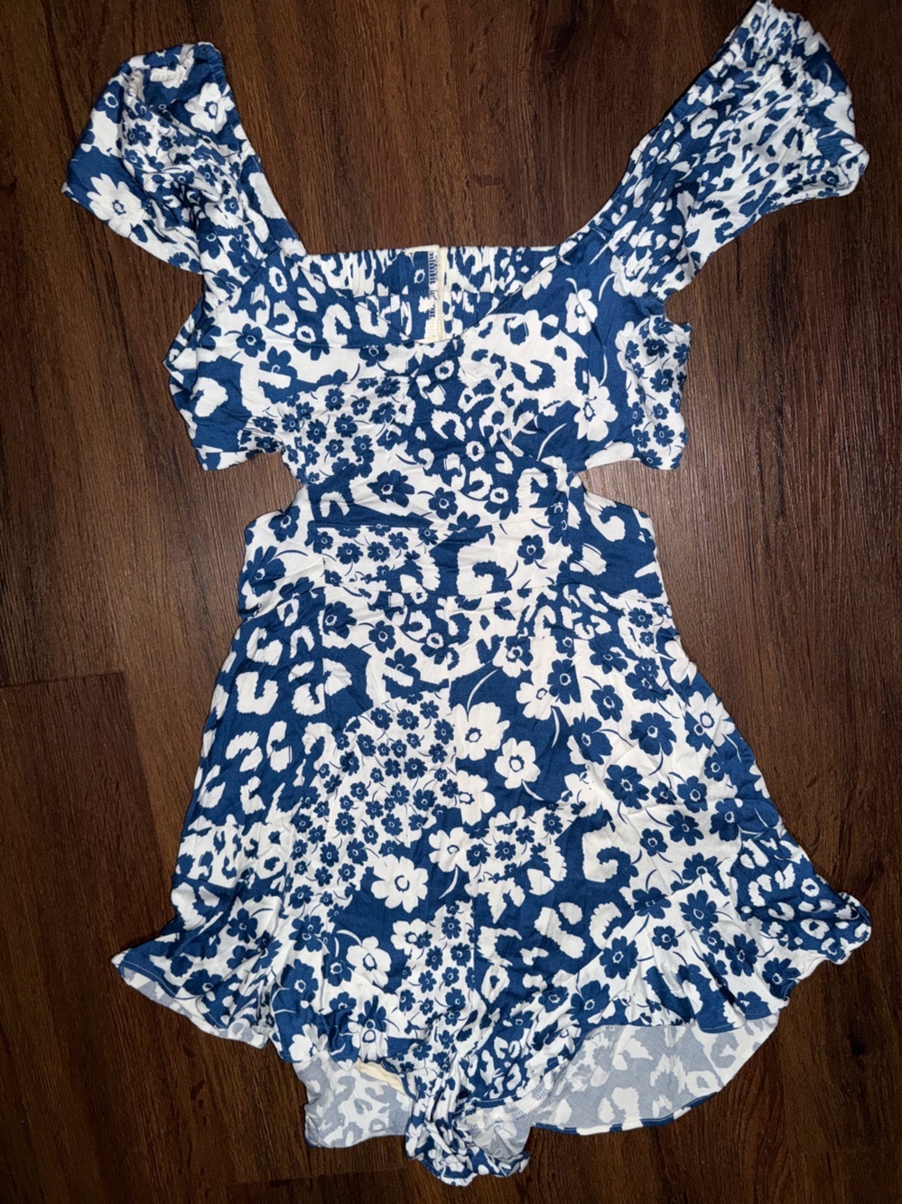 FREE PEOPLE
Vallis Romper
$128
Casual cutout summer floral revolve boho - Picture 6 of 8